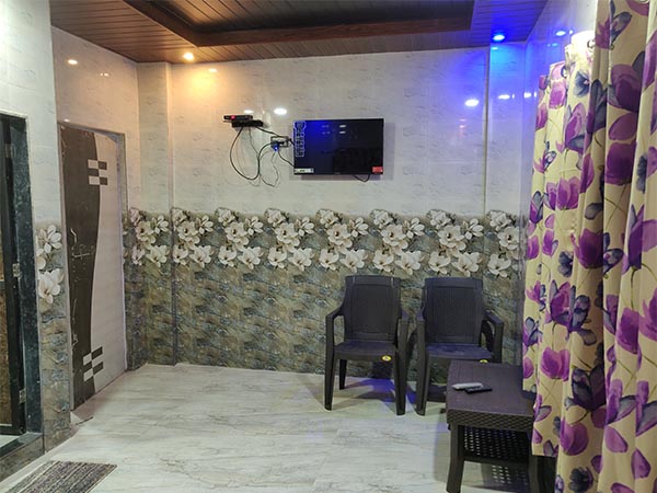 Rajubai Lodging & Boarding Guest House